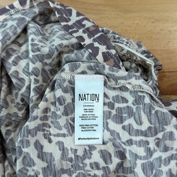 Nation LTD Melanie Smocked Peasant Tee Blouse animal print size small - Picture 7 of 8